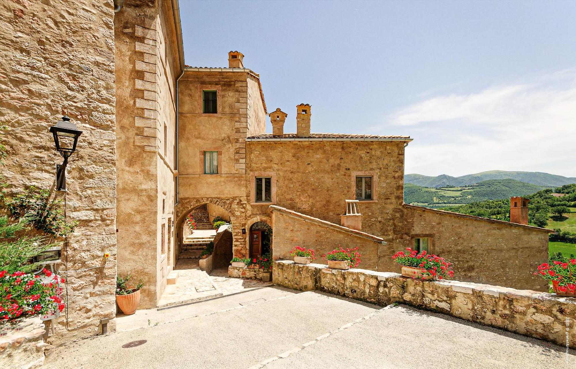 Castello Di Postignano Relais Hotell Sellano Eksteriør bilde
