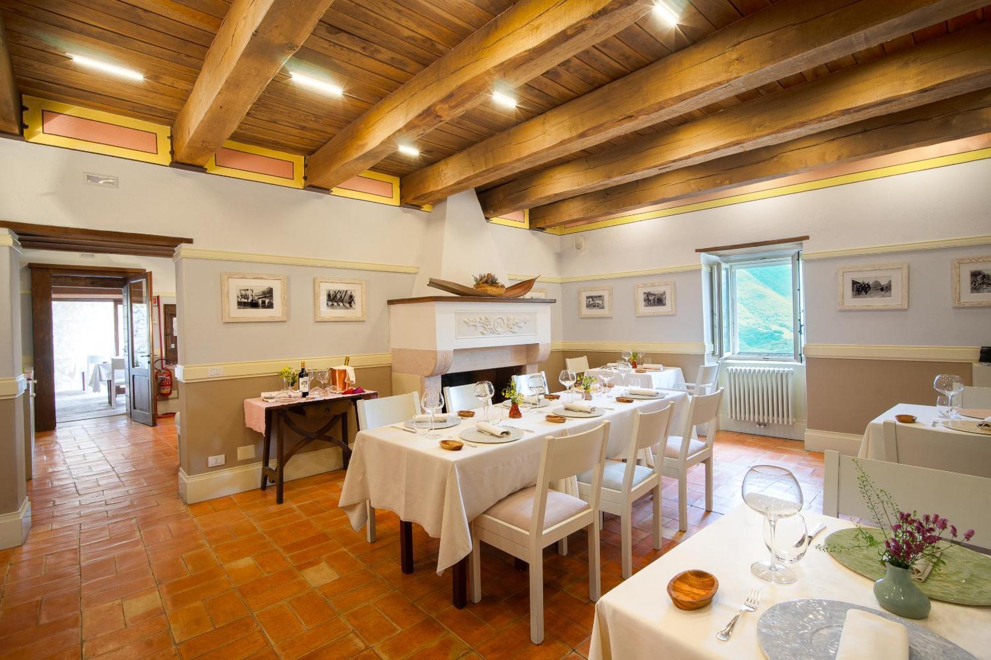 Castello Di Postignano Relais Hotell Sellano Eksteriør bilde