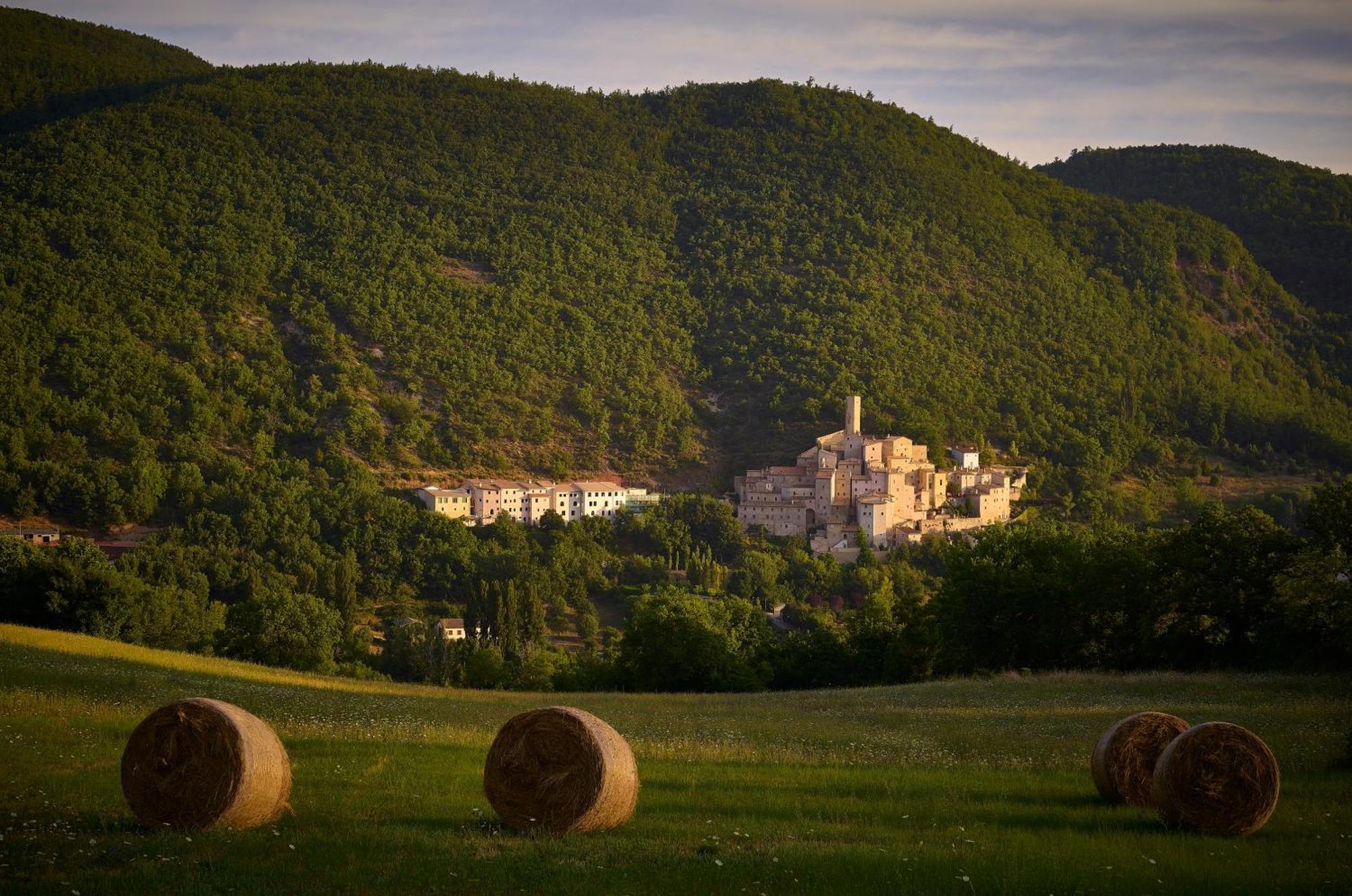 Castello Di Postignano Relais Hotell Sellano Eksteriør bilde